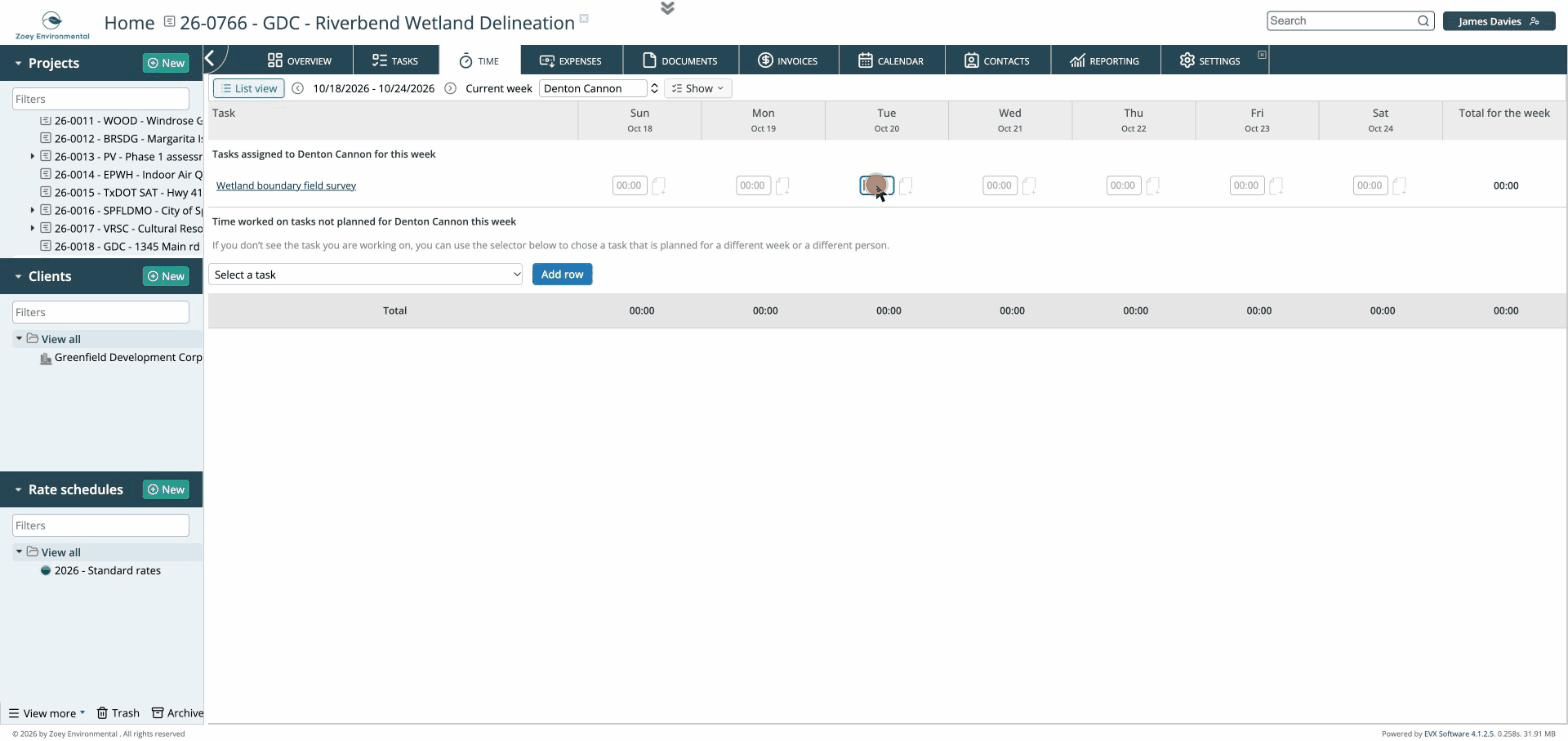 Entering four hours on Tuesday and adding a description in the weekly view